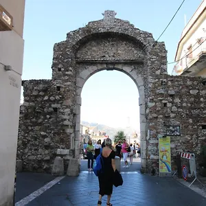 C'est La Vie Taormina